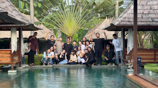 Acara Gathering Tim Interior Bali di Adidarma Pool & Bar