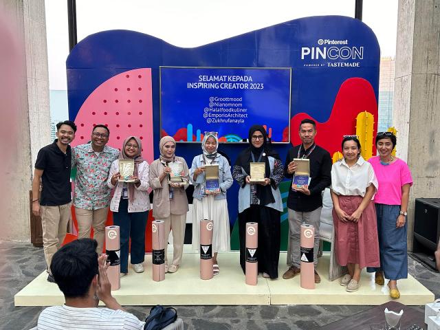 Mendapatkan Penghargaan Inspiring Creator di Acara PinCON 2023