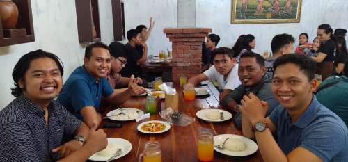 Makan Bersama Tim Emporio Architect Bali di Kepiting Pan Kuncung