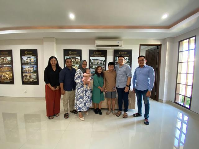 Meeting Klien Ibu Ratna di Kantor Bali