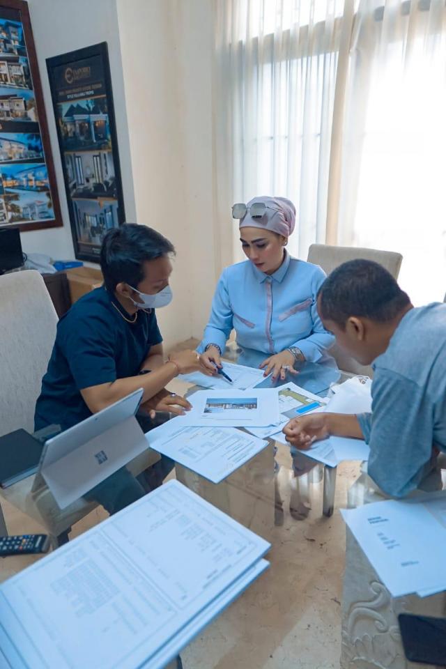 Meeting Tim Emporio Architect dengan Klien Ibu Eva di Unggasan