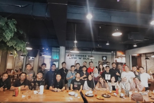 Tim Emporio Architect Jakarta Makan Bersama di Holy Smoke