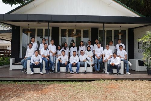 Tim Emporio Architect Jakarta Melakukan Foto Bersama