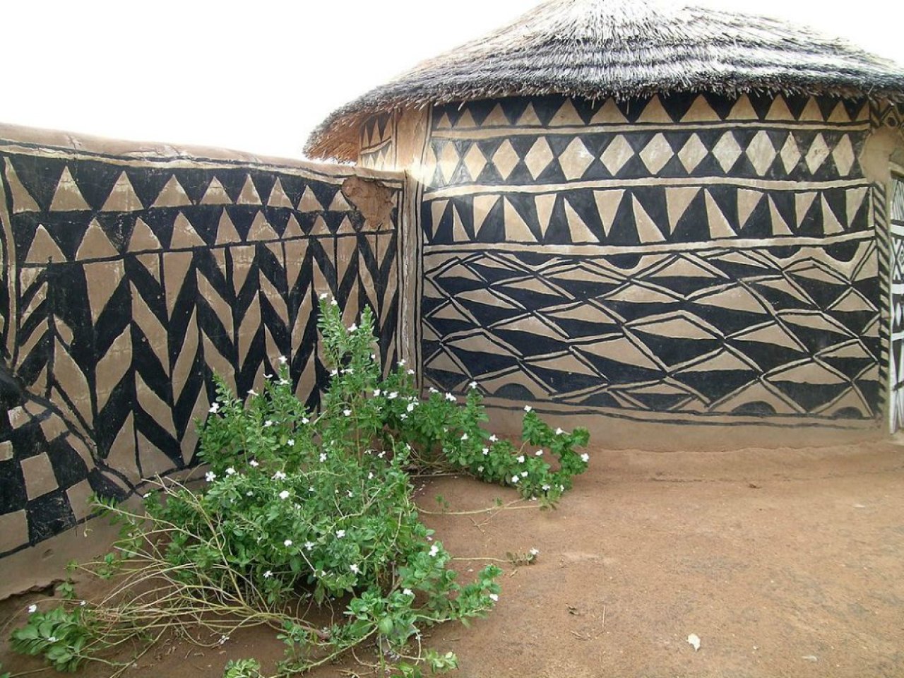 Rumah Kassena, Tiébélé, Burkina Faso, Afrika Barat