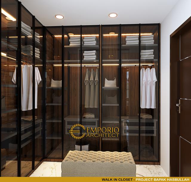 Desain Walk In Closet Rumah Klasik 2 Lantai Bapak Hasbullah di Jakarta