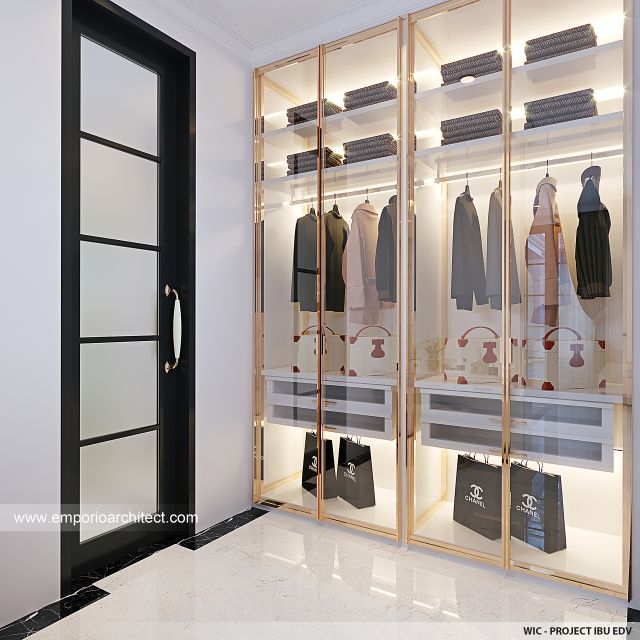 Desain Walk In Closet Rumah Klasik 2 Lantai Ibu EDV di Pekanbaru, Riau