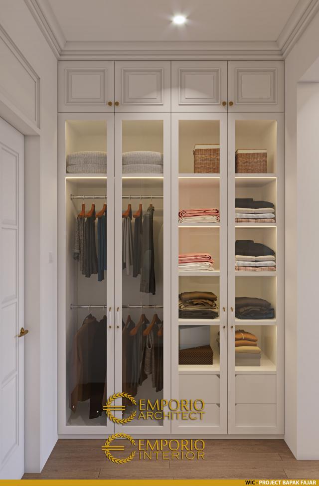 Desain Walk In Closet Rumah Klasik 3 Lantai Bapak FJR di Tangerang