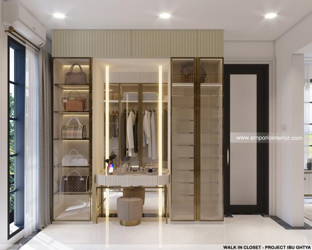 Desain Walk In Closet Rumah Klasik 3 Lantai Ibu Ghyta di Jember, Jawa Timur