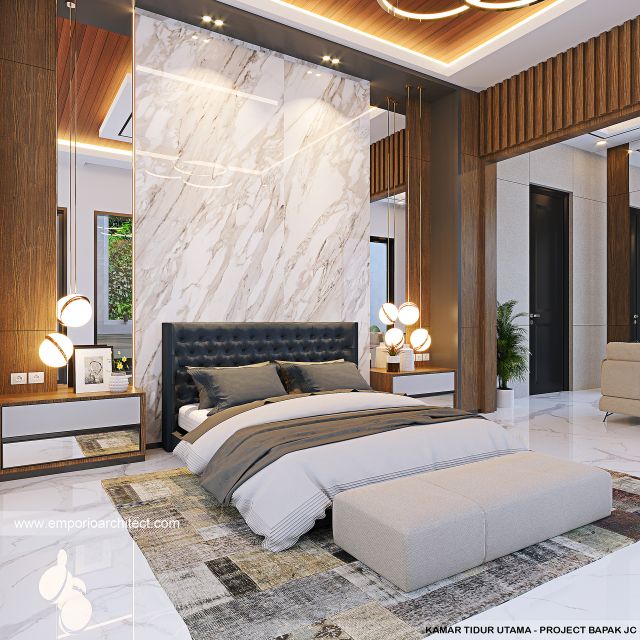 Desain Kamar Tidur Utama Rumah Klasik Modern 3 Lantai Bapak JC di Balikpapan