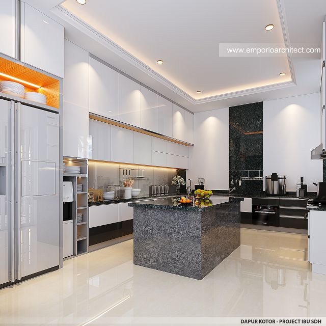 Desain Dapur Kotor Rumah Mediteran Klasik 3 Lantai Ibu SDH di Surabaya