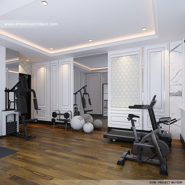 Desain Ruang Gym Rumah Mediteran Klasik 3 Lantai Ibu SDH di Surabaya