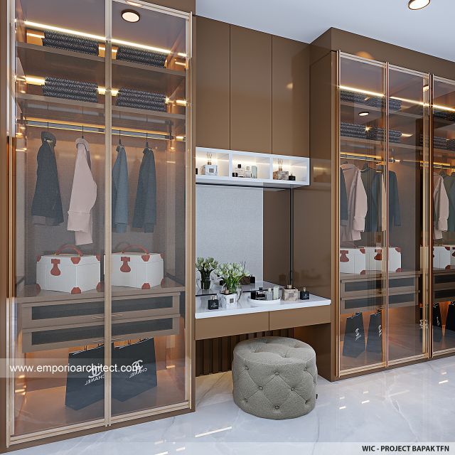 Desain Walk In Closet Rumah Modern 2 Lantai Bapak TFN di Purwakarta