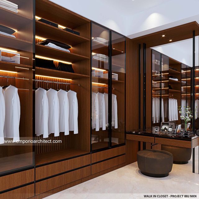 Desain Walk In Closet Rumah Modern 2 Lantai Ibu NKN di Palembang