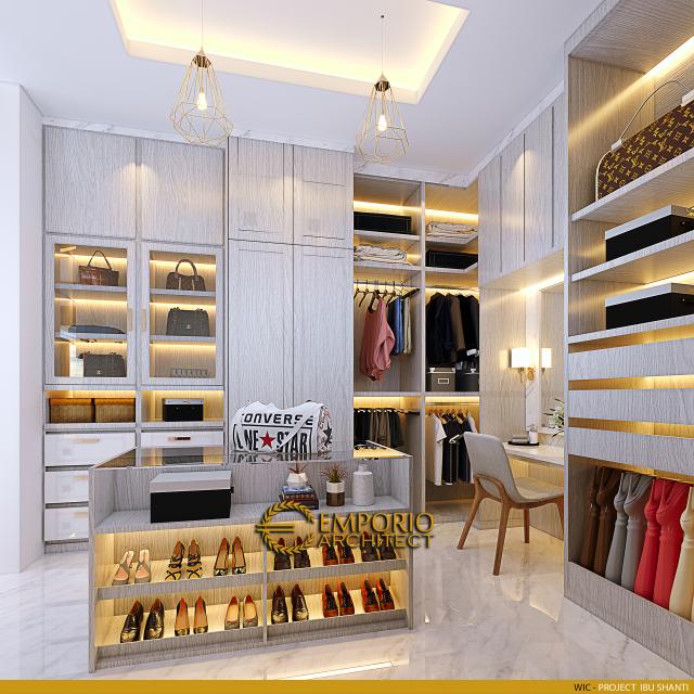 Desain Walk In Closet Rumah Modern 2 Lantai Ibu Shanti di Solo (Surakarta), Jawa Tengah