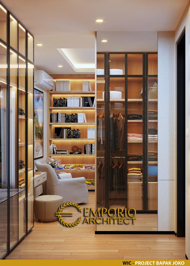 Desain Walk In Closet Rumah Modern 2.5 Lantai Bapak Joko di Balikpapan