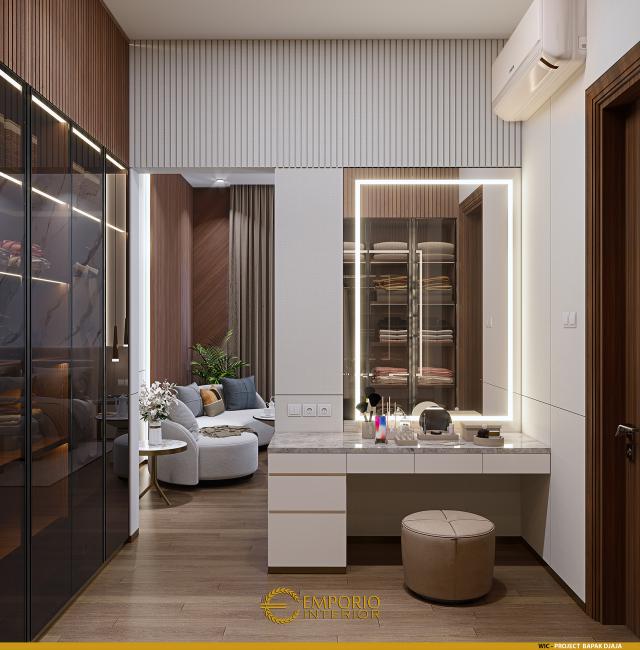 Desain Walk In Closet Rumah Modern 3 Lantai Bapak Djaja di Surabaya