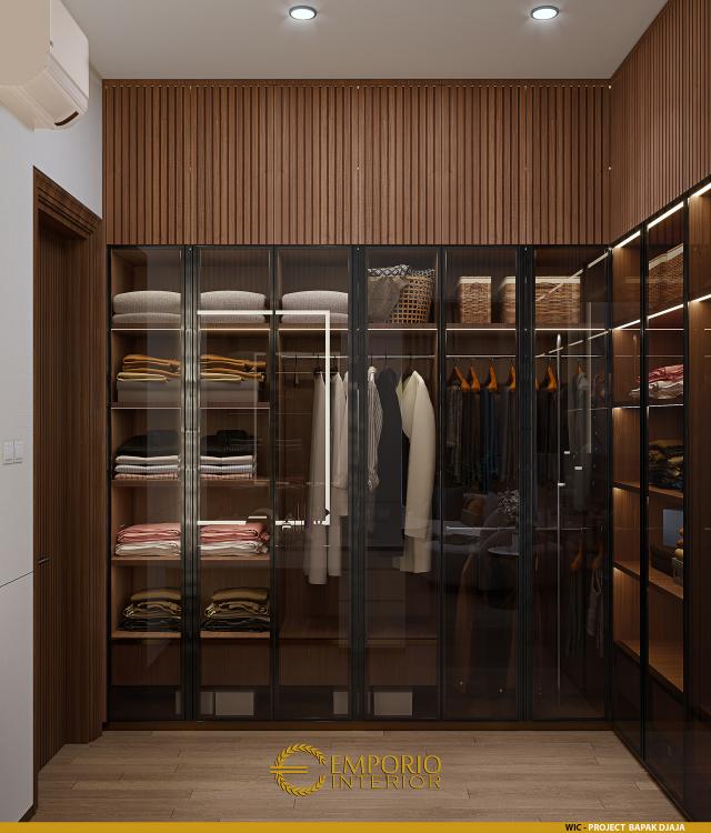 Desain Walk In Closet Rumah Modern 3 Lantai Bapak Djaja di Surabaya