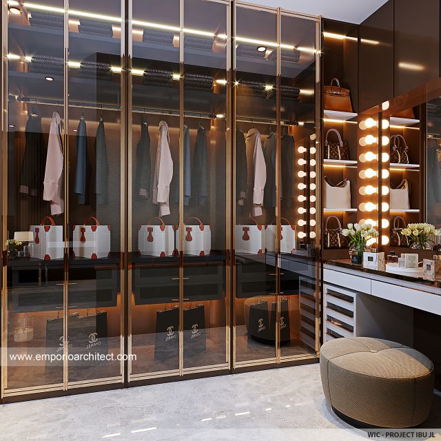 Desain Walk In Closet Rumah Modern 3 Lantai Ibu JL di Samarinda