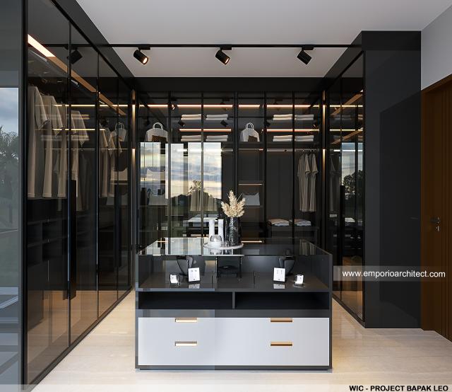 Desain Walk In Closet Rumah Modern 3 Lantai Bapak Leo di Jakarta Utara