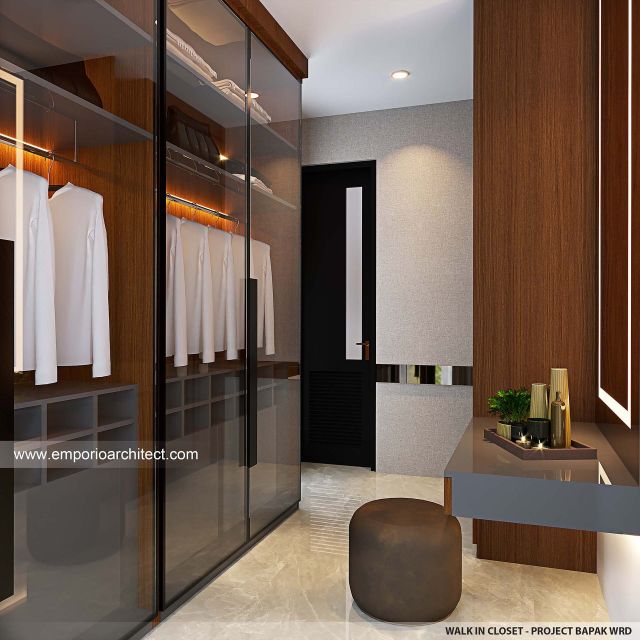 Desain Walk In Closet Rumah Modern 3 Lantai Bapak WRD di Balikpapan