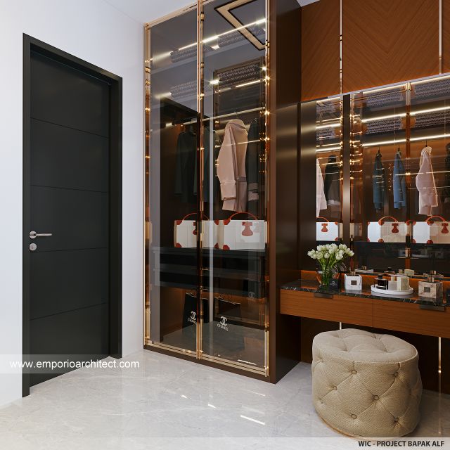 Desain Walk In Closet Rumah Modern 3 Lantai Bapak ALF di Denpasar, Bali