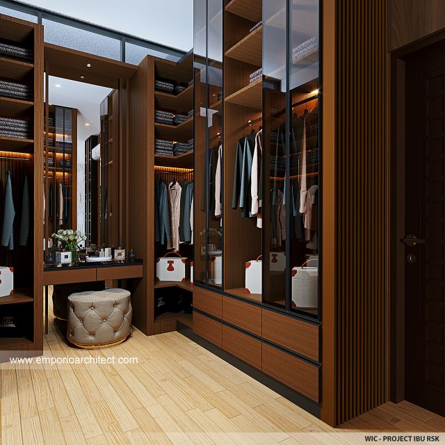 Desain Walk In Closet Rumah Modern 3 Lantai Ibu RSK di Makassar