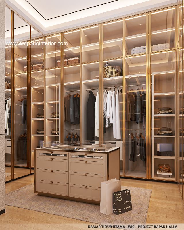 Desain Walk In Closet Kamar Tidur Utama Rumah Modern 4 Lantai Bapak HLM di Jakarta Barat