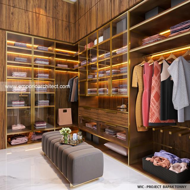 Desain Walk In Closet Rumah Modern 4 Lantai Bapak TNY di Jakarta