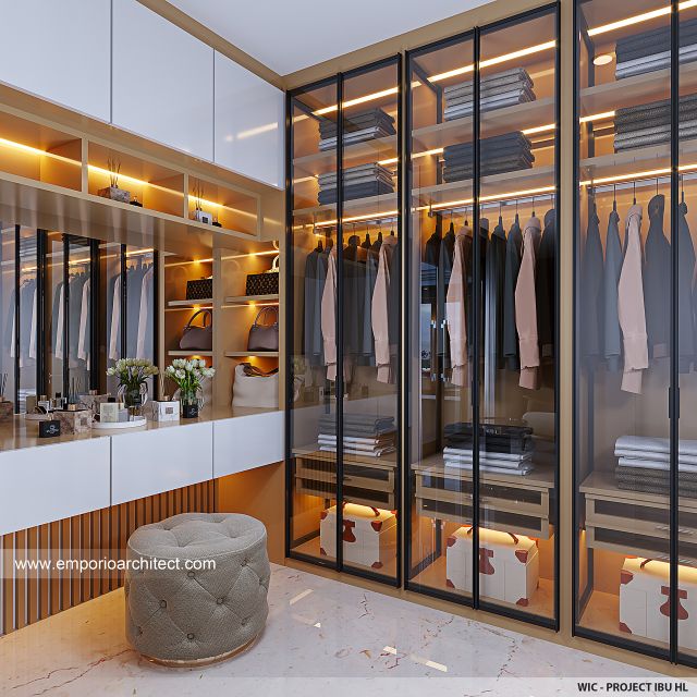 Desain Walk In Closet Rumah Villa Bali 2 Lantai Ibu HL di Malaysia