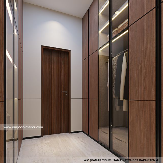 Desain Walk In Closet Rumah Villa Bali 3 Lantai Bapak TMI di Jakarta Utara